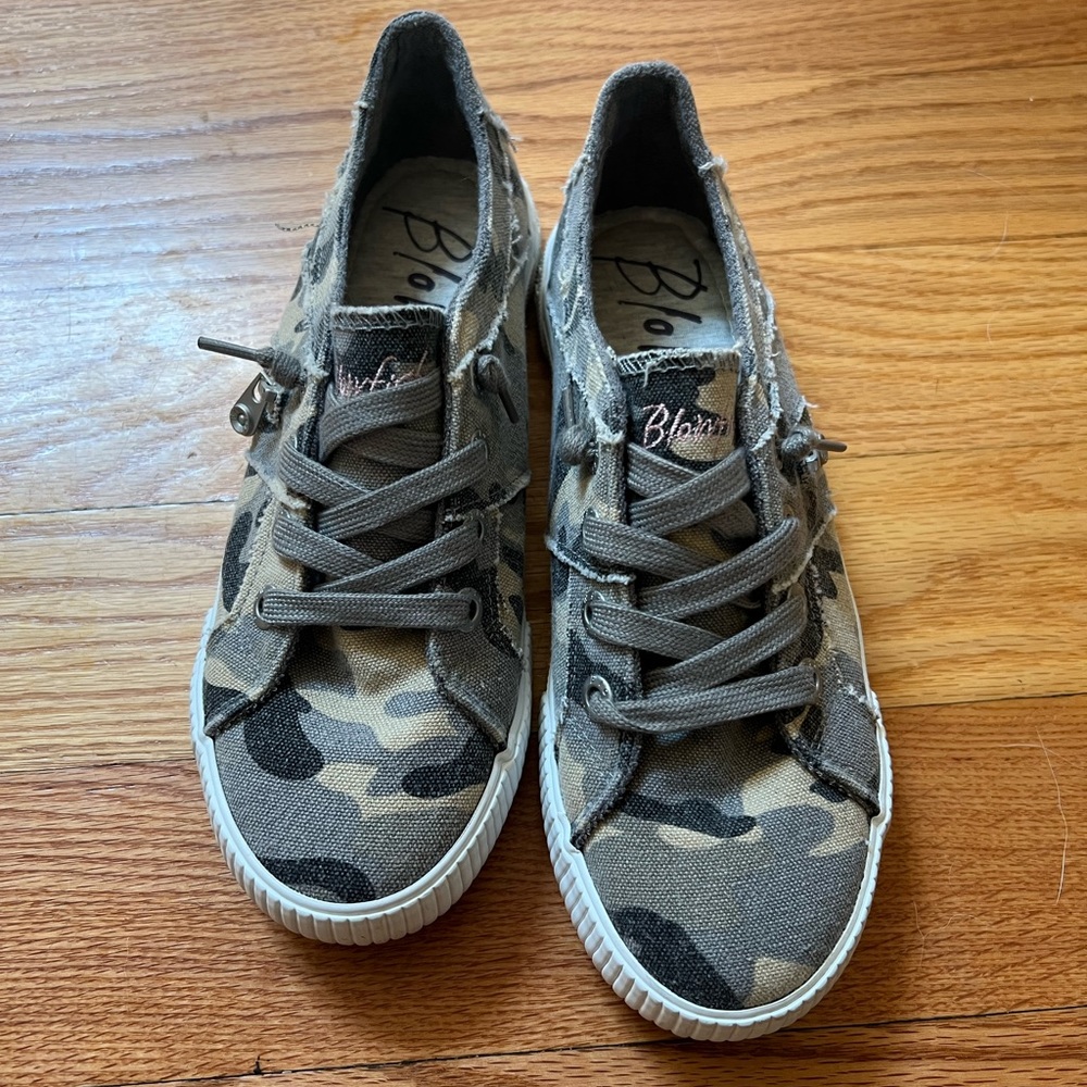 Blowfish slip on sneaker